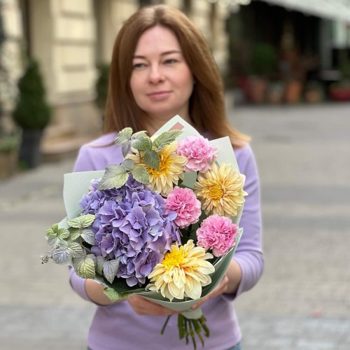 Delicate Bouquet with Hydrangea «Sweet Compliments»