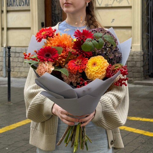 Vibrant Autumn Bouquet «First Harvest»