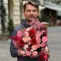 Романтичний букет із кущовою півонієвидною трояндою Sandringham «Мила осінь»