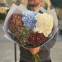 5 гортензій у букеті «Осінні хмарочки»
