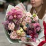 Элегантный букет с цимбидиумом «Лавандовый мусс»