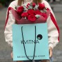 9 ярких пионовидных роз сорта Red Piano в букете «Рубиновый огонь»