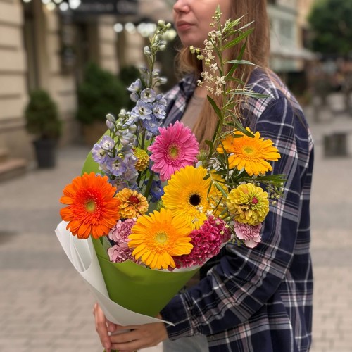 Vibrant Gerbera Bouquet «Dopamine Kaleidoscope»