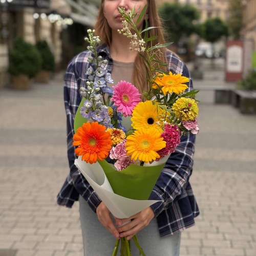 Vibrant Gerbera Bouquet «Dopamine Kaleidoscope»