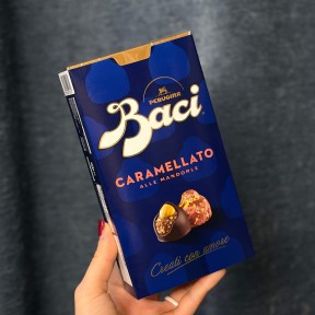 Шоколадні цукерки Baci Perugina Caramellato з побажаннями, 200 г