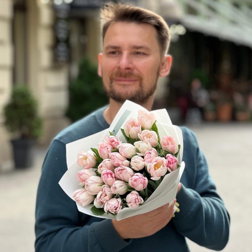 Bouquet of 25 Foxtrot Peony-style Tulips «Strawberry Ice Cream»
