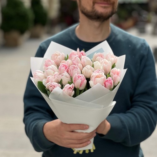Bouquet of 25 Foxtrot Peony-style Tulips «Strawberry Ice Cream»