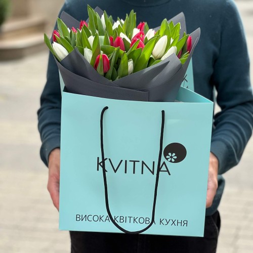 Mix of 35 Classic Tulips «Snow and Rubies»