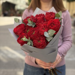 Bouquet of 11 Red Monster Roses with Eucalyptus «Without a Word»