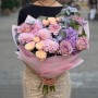 Интересный букет в сиреневых тонах «Искусство деталей»