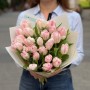25 тюльпанов сорта Dreamer в букете «Хрустящий десерт»