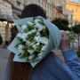 Білосніжний букет із ароматних фрезій та тюльпанів «Чиста свіжість»