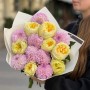 Чарівний букет з півонієвидних троянд Antonia Garden та жоржин «Ванільна грушка»