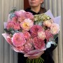 Luxurious Bouquet with Hydrangeas and Dahlias «Peach Bellini»