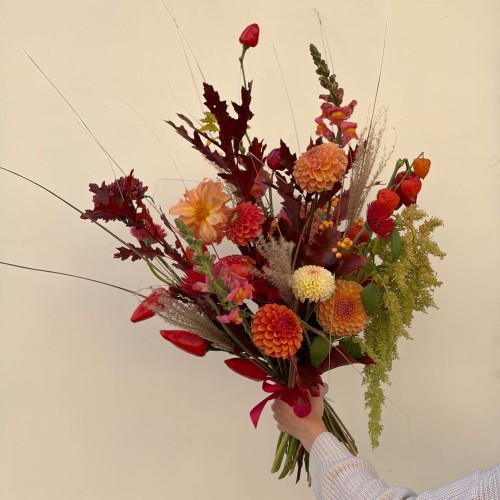 Autumn Bouquet with Dahlias and Capsicum «Honey Nectar»