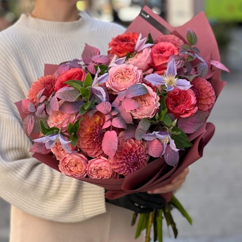 Beautiful Bouquet with Peony-Style Roses «Autumn Silk»