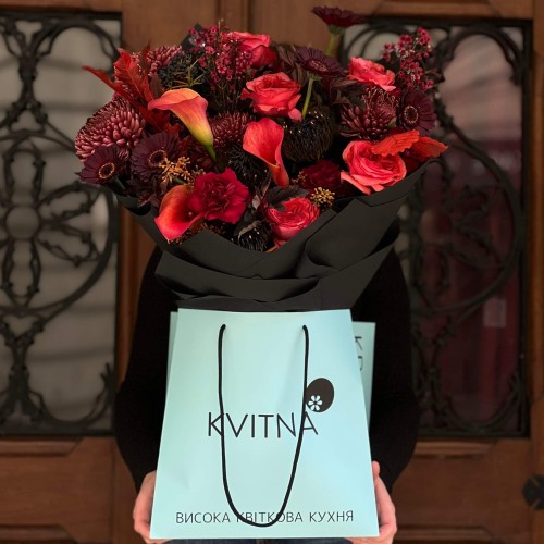 Stylish and Mysterious Bouquet in Deep Tones «Love in Transylvania»
