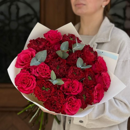 Mix of 21 Red Monster and Exotix Berry Peony-Style Roses «Ruby Confession»