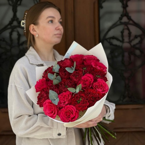 Mix of 21 Red Monster and Exotix Berry Peony-Style Roses «Ruby Confession»