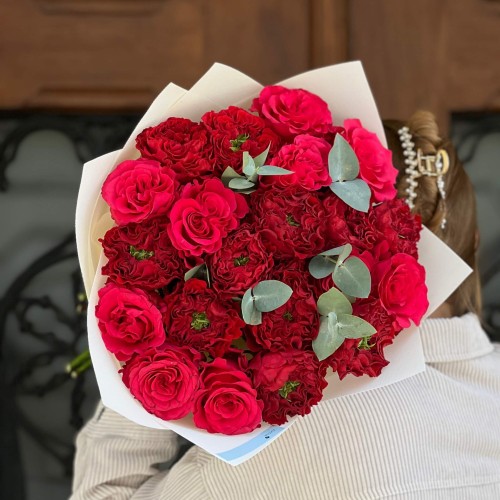 Mix of 21 Red Monster and Exotix Berry Peony-Style Roses «Ruby Confession»