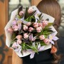 Волшебный букет с тюльпанами Brownies и клематисом «Кофейное созвездие»