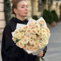 11 веток кустовой пионовидной розы в букете «Заварной крем»