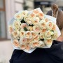 11 веток кустовой пионовидной розы в букете «Заварной крем»