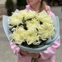 7 розкішних об'ємних хризантем Vienna White у букеті «Дотик ангела»