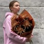 Затишний букет із хризантемами у мідних відтінках «Лісовий бурштин»