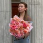 Яскравий букет із півонієвидними трояндами та жоржинами «Помаранчева осінь»