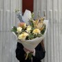 Цікавий букет із дельфініумом та жоржинами «Момент літа»