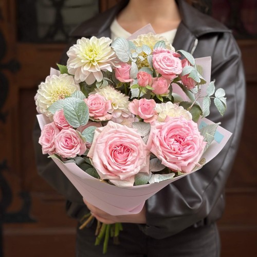 Delicate and Exquisite Bouquet with Fragrant Pink O’Hara Peony-Style Rose «Sweet Escape»