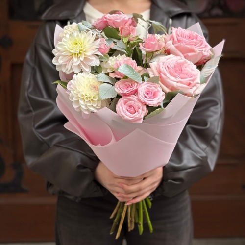 Delicate and Exquisite Bouquet with Fragrant Pink O’Hara Peony-Style Rose «Sweet Escape»