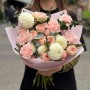 Delicate Bouquet in Powdery Tones «Marshmallow Veil»
