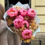 Autumn-Inspired Bouquet with Coral Charm Peonies and Princess Hana Spray Peony-Style Roses «Caramel Berries»