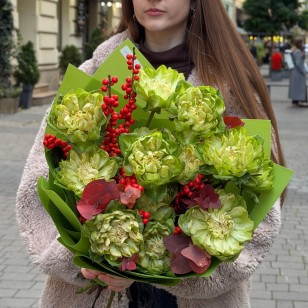 Яскравий букет з унікальною трояндою Veggie «Ботанічний арт»