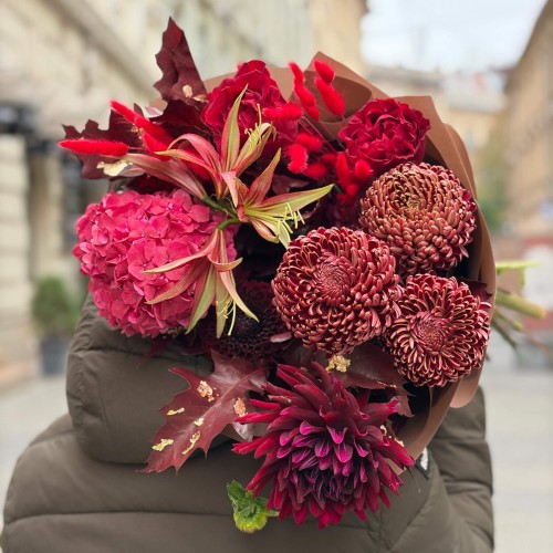 Exquisite Autumn Bouquet «Ruby Angel»