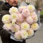 Bouquet of 25 Light-Colored Dahlias «Queen of the Garden»