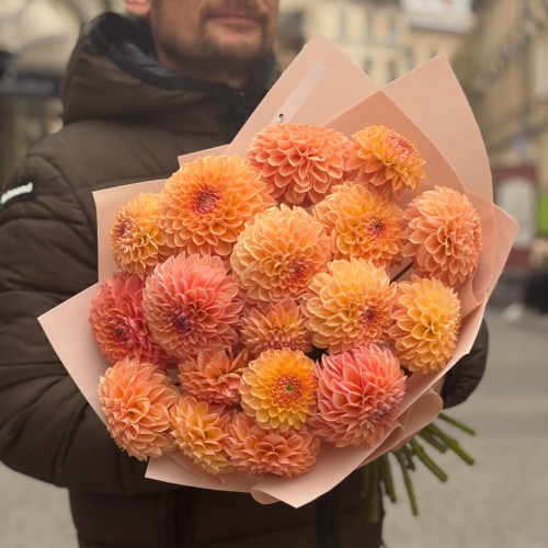 Bouquet with 17 Linda's Baby Dahlias «Copper Gold»