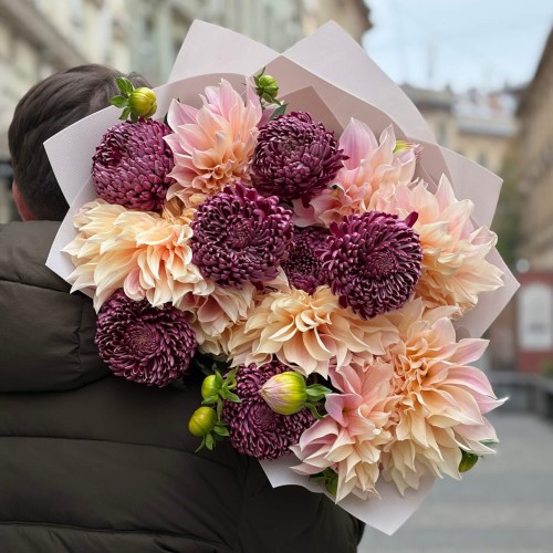Fantastic Bouquet with Cafe au Lait Dahlias and Bigoudi Chrysanthemums «October Dream»