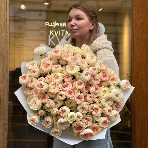 Bouquet of 33 branches of Boomie Gardens Spray Peony Roses «Elegance»