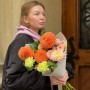 Яркий букет-комплимент с сочными георгинами «Игривый вечер»