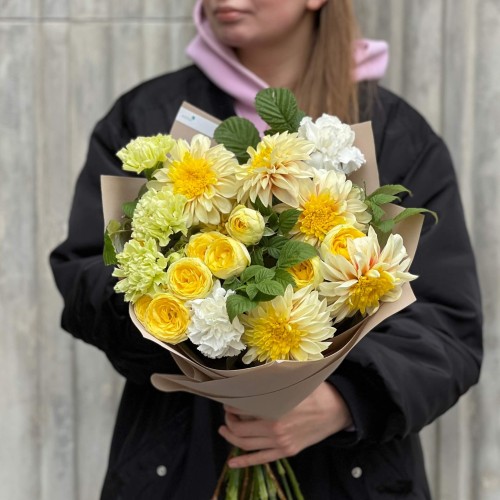 Light Bouquet in Warm Tones «Fluffy Little Sunshine»