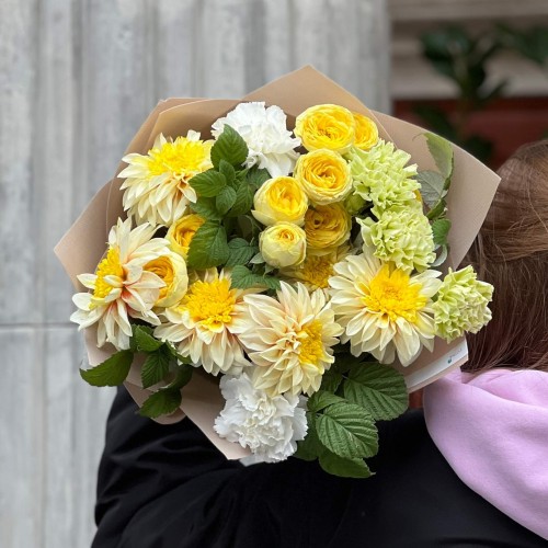 Light Bouquet in Warm Tones «Fluffy Little Sunshine»