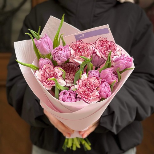 Enchanting Bouquet with Peony-Style Tulips «Lilac Glow»