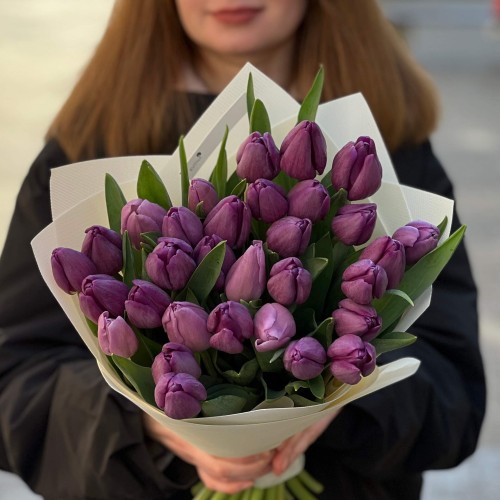 Bouquet of 31 Lilac Tulips «Royal Elegance»