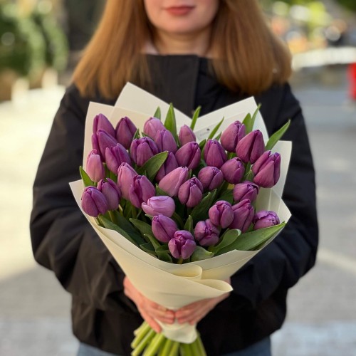 Bouquet of 31 Lilac Tulips «Royal Elegance»