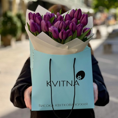 Bouquet of 31 Lilac Tulips «Royal Elegance»