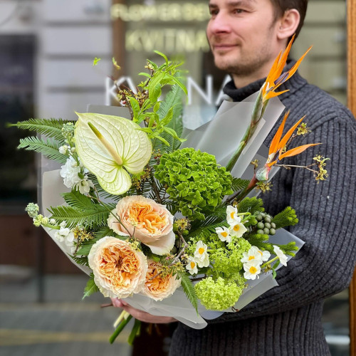 Екзотичний букет у весняних тонах «Стежками Едему»