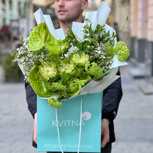 Лаймово-зелений букет із цікавих квітів «Екзотична прохолода»